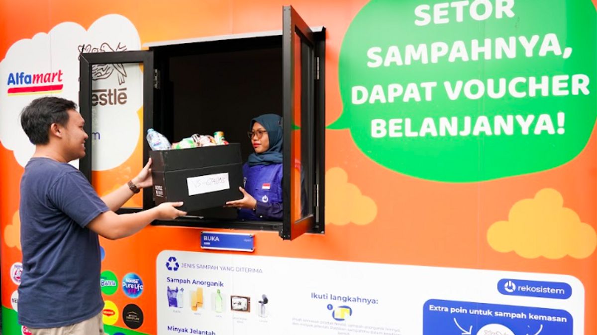 Les actions de sensibilisation à l'environnement sont de plus en plus répandues, la société est invitée à participer activement à la collecte des déchets
