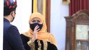 Maju Nyalon Ketum IKA Unair, Gubernur Khofifah Bersaing dengan Komisaris Independen Bank Syariah Mandiri