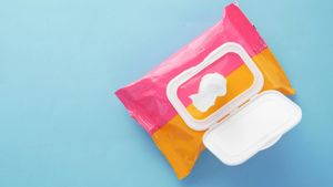 Sering Pakai Tisu Basah Bayi untuk Membersihkan Area Intim? Ini Dampaknya pada Orang Dewasa