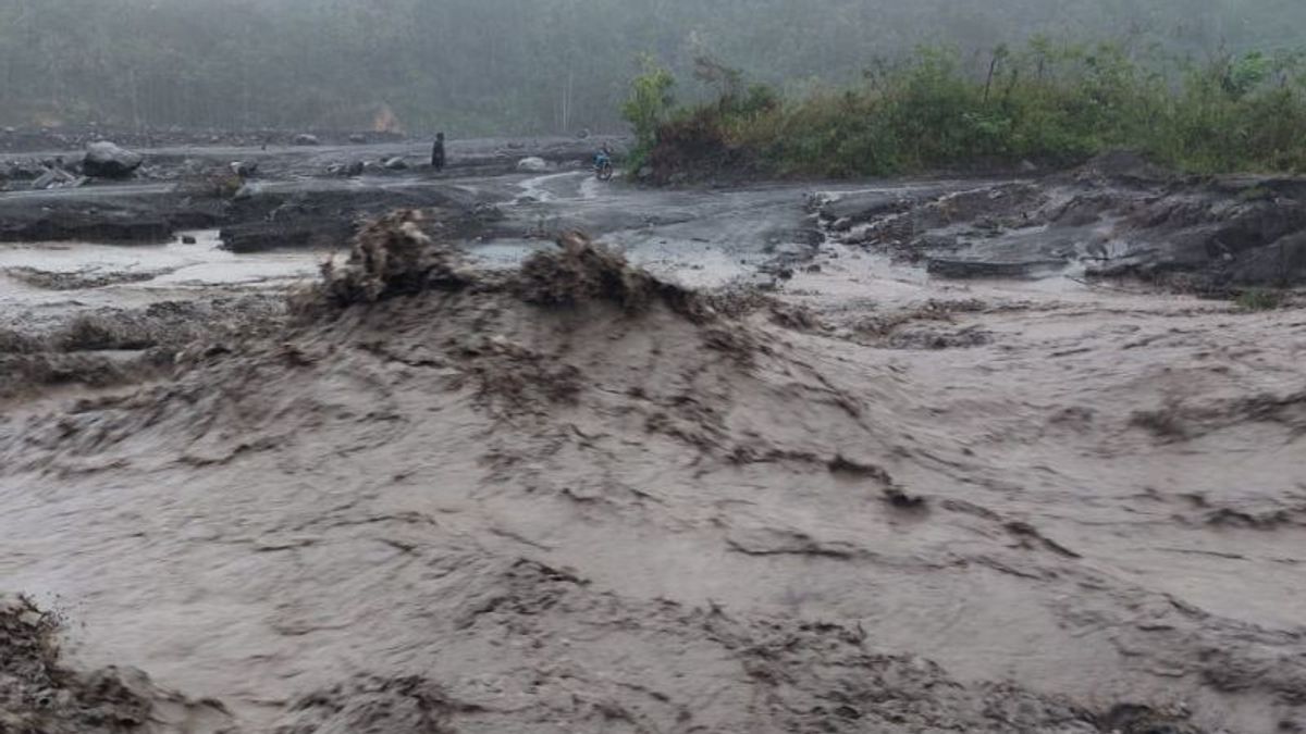 Dalam 5-6 Jam, Getaran Banjir Gunung Semeru Terekam Empat Kali 