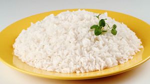 5 Cara Sehat Konsumsi Nasi Putih, Jangan Lupa Diimbangi dengan Sayuran