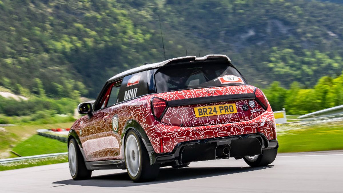 Jelang Peluncuran, Mini Cooper JCW Terbaru Bakal Jajal 24 Hours Nurburgring 2024