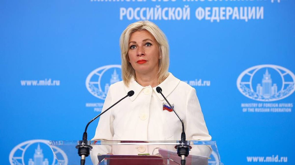 المتحدث باسم وزارة الخارجية الروسية يلمح إلى أن بوريس جونسون قادر على "التحول" إلى امرأة لانتخاب الأمين العام لحلف شمال الأطلسي