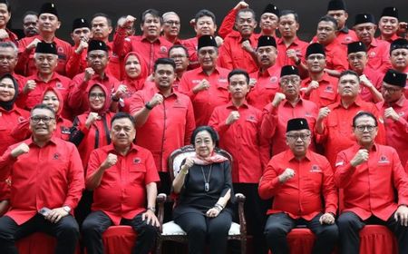 Yel-yel Ganjar Presiden Menggema di Sekolah Partai PDIP