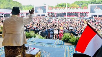 与普拉博沃总统一起摇摆,群岛文化艺术在独立宫看起来令人惊叹