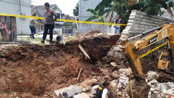 Korban Kecelakaan Kerja Proyek Turap di Kali Serua Pondok Aren Diperiksa Kepolisian
