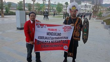 Bring The Prabu Banner, This Sampit Resident Is Enthusiastic To Participate In The 79th RI Anniversary Ceremony At IKN