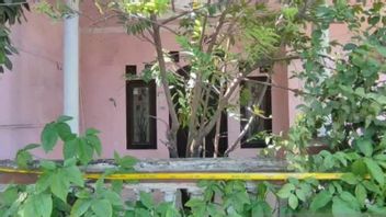 刺鼻臭的神秘性 揭示了Indramayu的一家族5具尸体的死亡,警察取下手