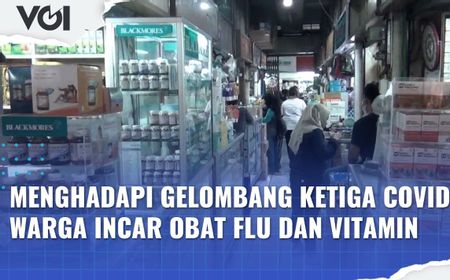 VIDEO: Kasus COVID-19 Melonjak, Penjualan Obat dan Alkes di Pasar Pramuka Normal