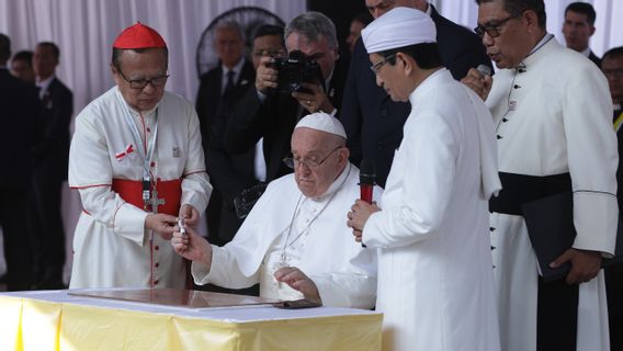 Paus Fransiskus Nilai Masjid Istiqlal dan Gereja Katedral Berdampingan Bukti Moderasi Beragama di Indonesia