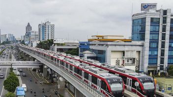 LRT Jabodebek Angkut 5.000 Penumpang di Hari Pertama Beroperasi