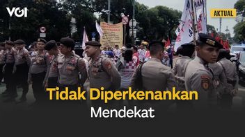 VIDEO: Des volontaires de Prabowo-Gibran Nekat visitent le KPU avant la détermination