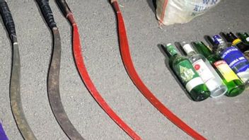 Four Teenagers With Sickles Arrested By Police In Menteng, Threatened With 10 Years In Prison