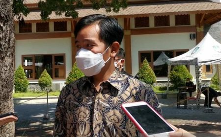 Gandeng Babinsa Kodim 0735/Surakarta, Mas Gibran Sisir Rumah Warga yang Menolak Terima Vaksin