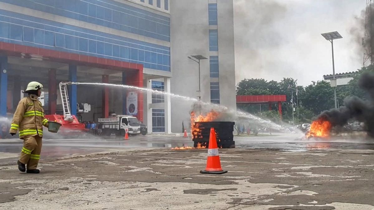 See The Robot Fire Extinguisher At Work