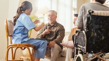 映画「Agak Laen: Menyala Pantiku!」で老人ホームの否定的なスティグマと戦う