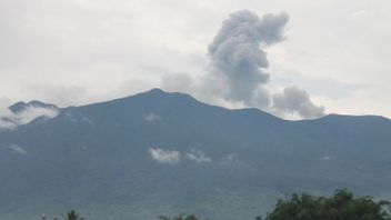    Gunung Marapi Erupsi Kamis Petang, Lontaran Abu Setinggi 600 Meter