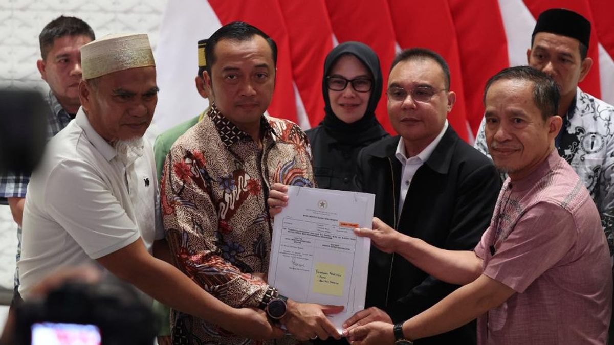 DPR Nilai Rehabilitasi Dua Guru oleh Presiden Prabowo sebagai Langkah Berkeadilan