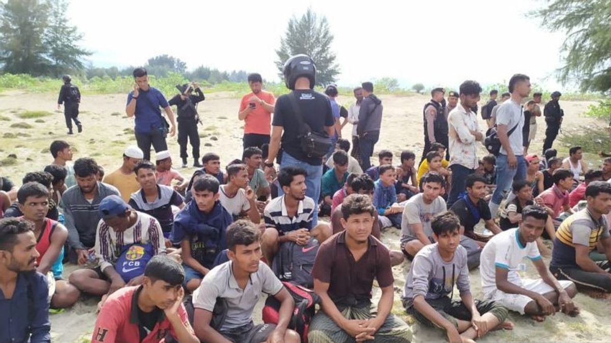 Des problèmes sociaux émergents à Aceh : Le gouvernement envisage d'humaniser les réfugiés rohingyas