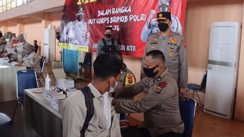 La Police D’Aceh Tient Un Paquet De Récompenses De Vaccination Du Culte De La Omra