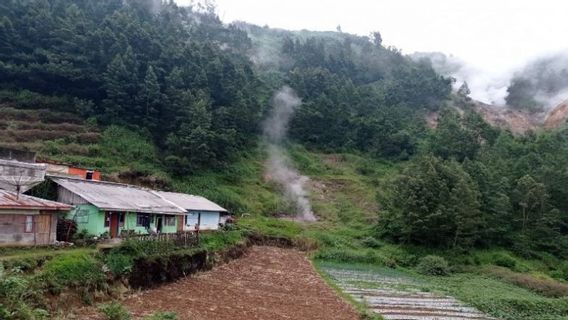 巴塘加腾摄政政府提议搬迁居住在西潘杜山火山口地区的10个家庭