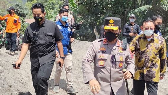 28 Bodies Of Victims Of The Semeru Eruption Identified Have Been Brought By Their Families