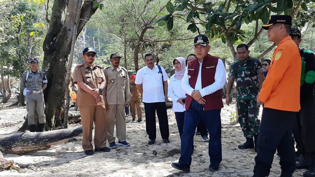 3 People Dragged By The Waves Of The Panjang Malang Bridge Beach, Drones Used To Help Search