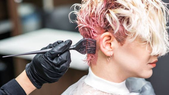 Too Often Coloring Hair, Know The Consequences For Body Health