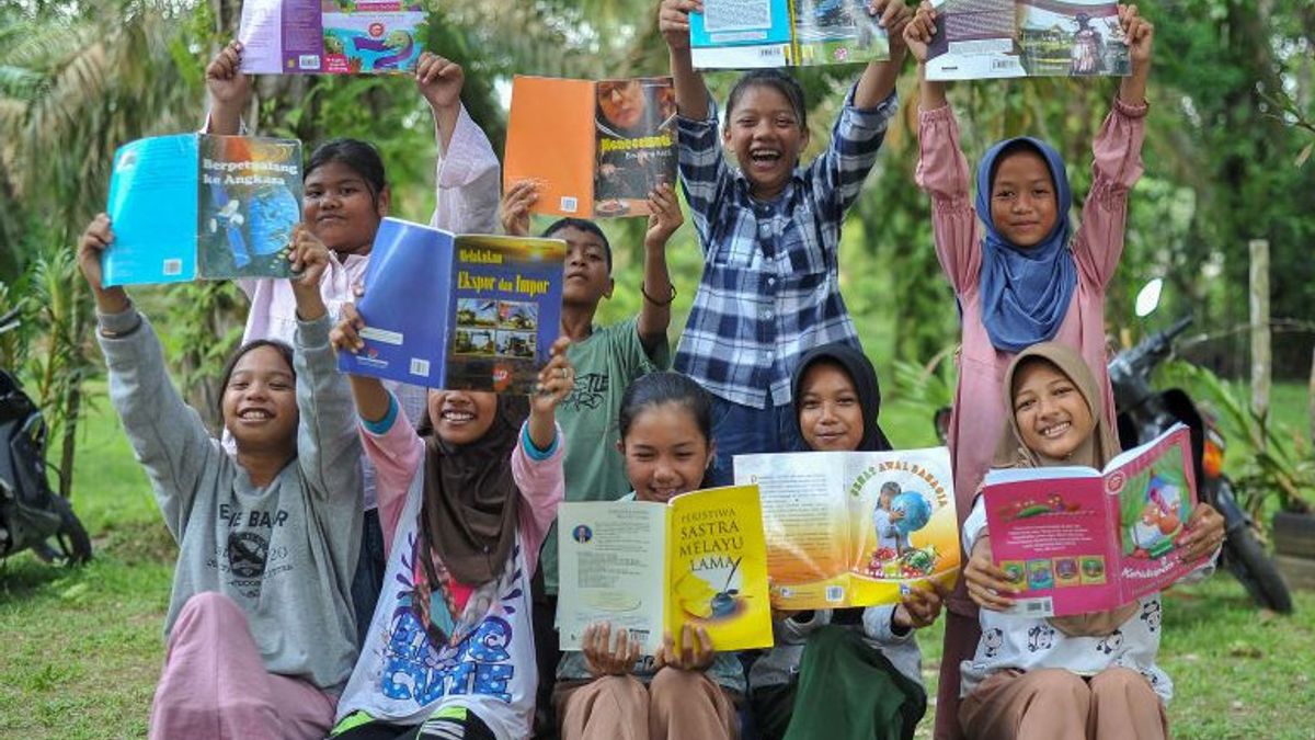 Asahan Police Grows Reading Habits Early On In Children