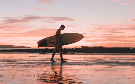 Waktu Terbaik Surfing di Bali: Berikut Penjelasan Beserta Rekomendasi Tempat Untuk Pemula Sampai Profesional