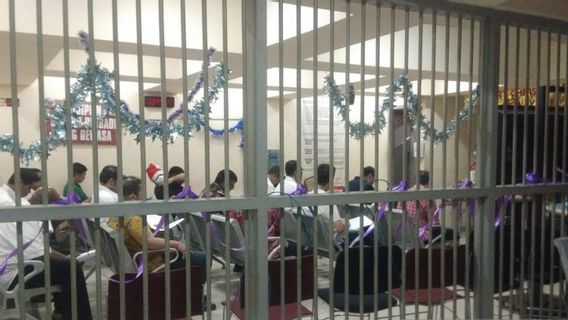 KPK 汚職事件囚人24人のクリスマスサービスの円滑化