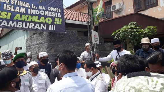 Laskar FPI Berdebat dengan Penyidik yang Bawa Surat Panggilan, Polri: Semua Ada Sanksi, Kita Negara Hukum