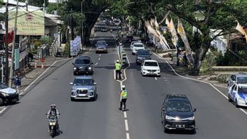 Arus Kendaraan Padat dari Malang, Polisi Terapkan One Way ke Kota Wisata Batu