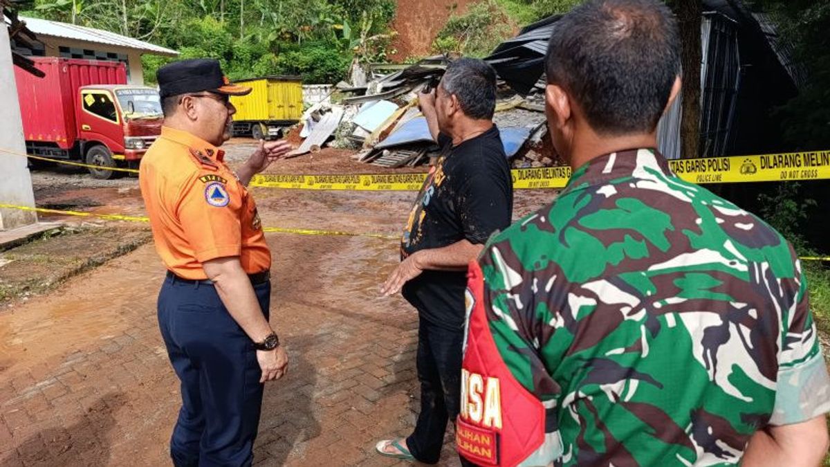 Longsor 25 Meter Terjang Pabrik Air Kemasan di Sumedang, BPBD Kerahkan Alat Berat
