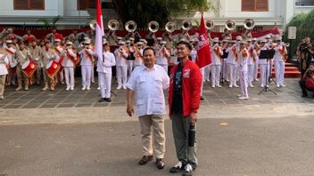 Visit Prabowo In Kertanegara, Kaesang Welcomed By Garuda Yaksa Band Drum Team