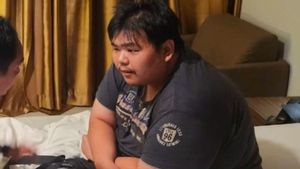 Bos Roti's Son Who Claims To Be Legal Immunity, Doesn't Move When Arrested By Police In Hotel Room