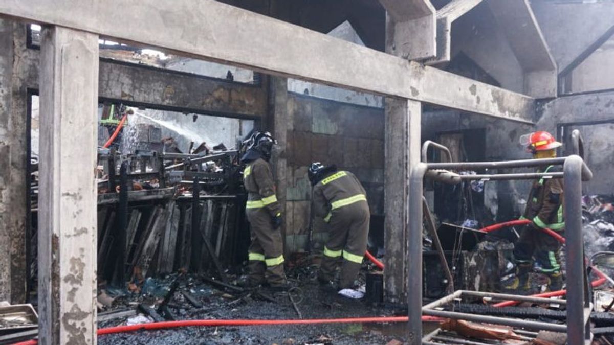 The Puslabfor Polri Team Processes The Fire Scene At Garut Hospital