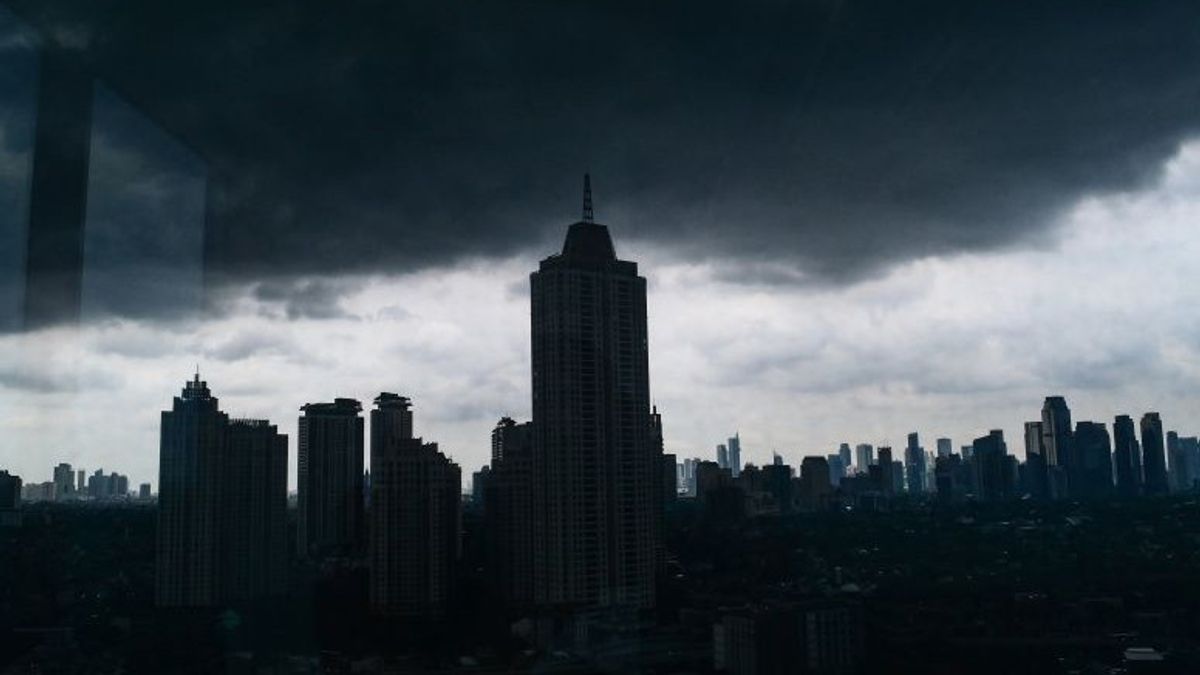 BMKG:これら13の主要都市で雷を伴う雨に注意してください