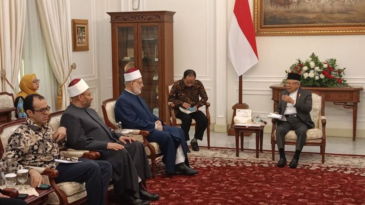 副大統領はGSA副官に、アル・アズハルでのインドネシア人学生の入学を容易にするよう要請した。