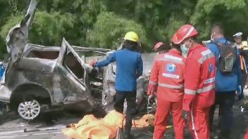 Polri Terjunkan Tim Usut Penyebab Kecelakaan Maut di KM 58 Cikampek