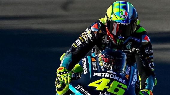 Valentino Rossi Pensiun dari MotoGP, 75.000 Penonton di Sirkuit Ricardo Tormo Berdiri dan Beri Tepuk Tangan