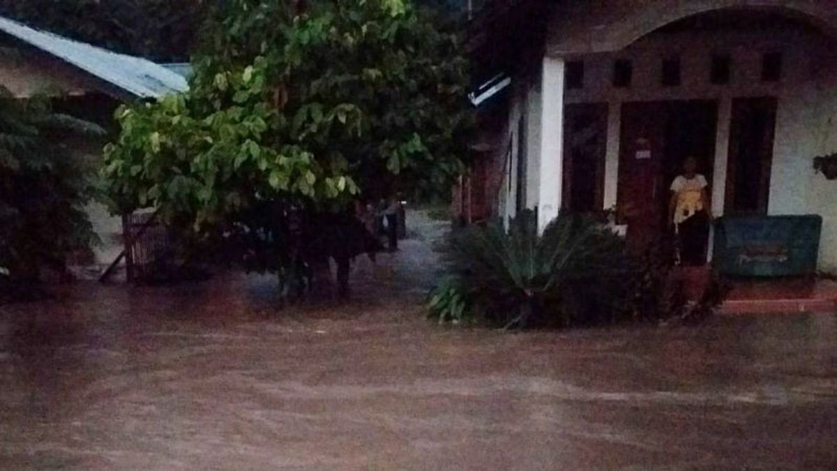 10个家庭因大雨而受洪水影响，锡吉摄政区佩萨库村