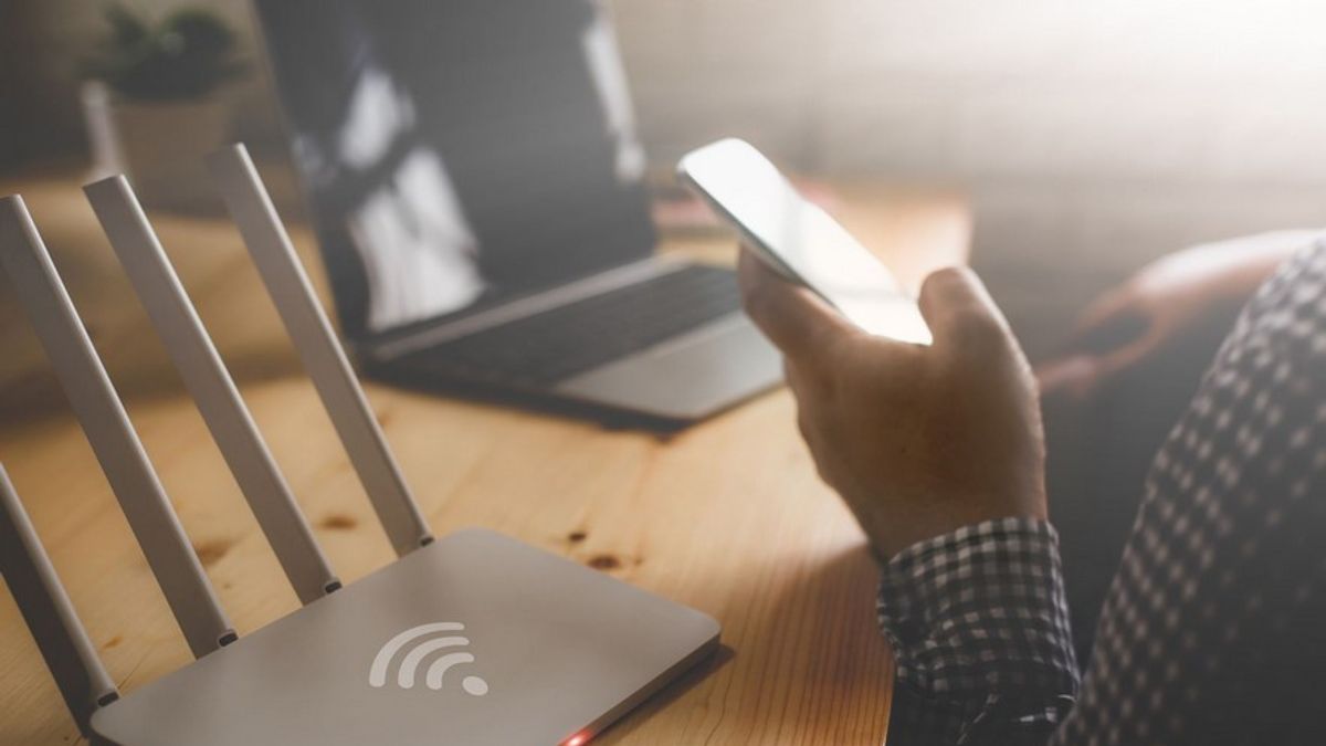Effective Ways To Overcome Slow WiFi, Let It Be More Comfortable To Work From Home
