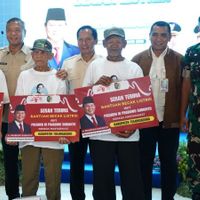 Tarik Becak Sejak Muda, Kakek Suminto Kini Tersenyum Dapat Becak Listrik dari Presiden