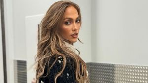 Geram Dibilang Tak Cinta, Mantan Suami Tuding Jennifer Lopez Selingkuh Selama Menikah