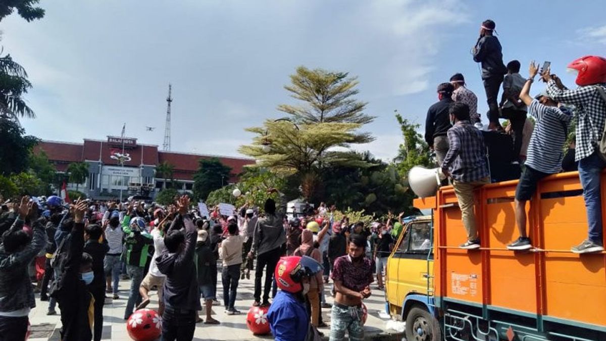 苏拉马杜居民阻止演示 "马杜拉没有科罗纳， 马尔科纳"， 这个反应埃里 · 卡亚迪