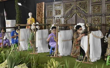 Peringatan Hari Batik Nasional 2021, Dharma Pertiwi Gelar Kegiatan Membatik Se-Nusantara