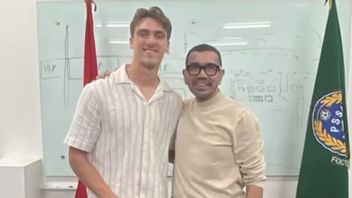 抵达印度尼西亚,Mauro Zijlstra Jalani 继续入籍过程
