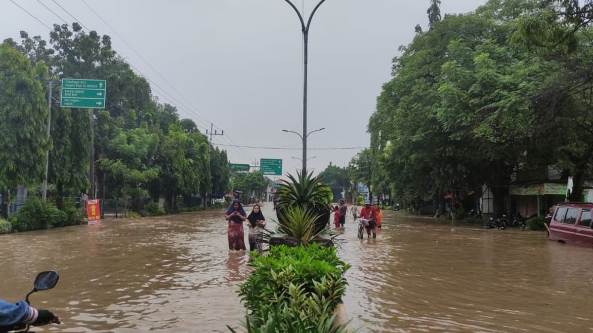 Inondation dans Pasuruan, Deux personnes sont mortes sous l’électricité et tirées par le courant