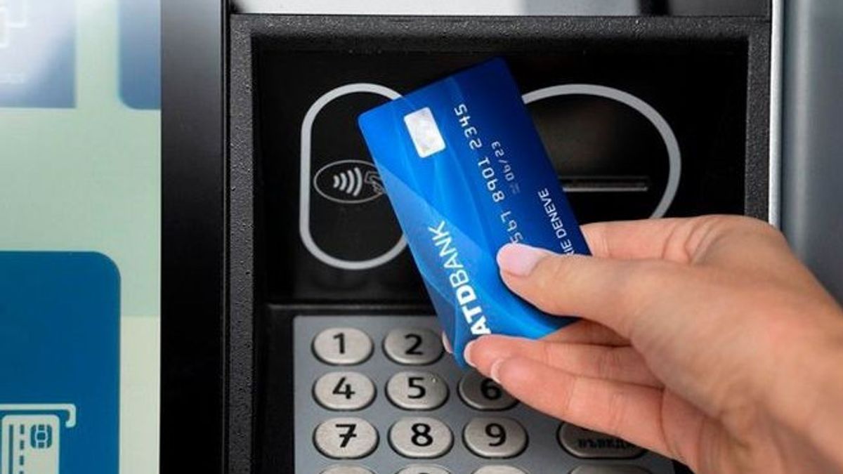 Polisi Purwakarta Sita Puluhan Kartu ATM Bukti Kejahatan 